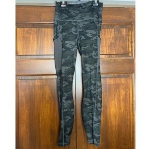 Fabletics Green and Gray Camo Leggings Small/Medium